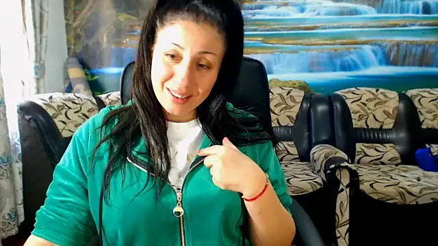 Snapshot of MoistMady chatting on 03-07-25, 10:45 MoistMady online show from 03-07-25, 10:45