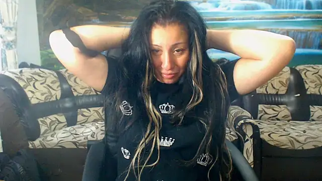 Snapshot of MoistMady chatting on 09-29-25, 05:45 MoistMady online show from 09-29-25, 05:45