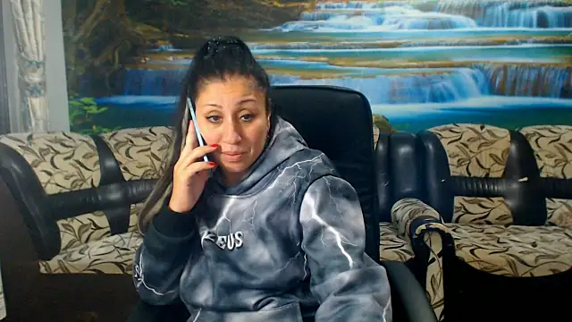 Snapshot of MoistMady chatting on 10-10-25, 05:45 MoistMady online show from 10-10-25, 05:45