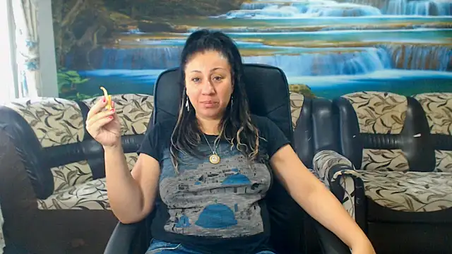 Snapshot of MoistMady chatting on 10-23-25, 05:51 MoistMady online show from 10-23-25, 05:51