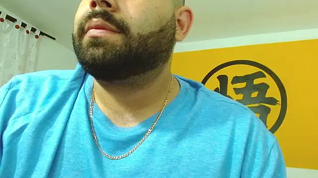 Snapshot of Beerbear_boy chatting on 02-04-25, 07:44 Beerbear boy online show from 02-04-25, 07:44