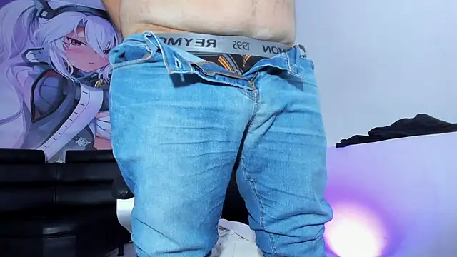 Snapshot of Beerbear_boy chatting on 02-05-25, 07:53 Beerbear boy online show from 02-05-25, 07:53