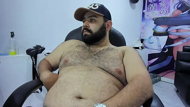 Snapshot of Beerbear_boy chatting on 02-25-25, 11:00 Beerbear boy online show from 02-25-25, 11:00