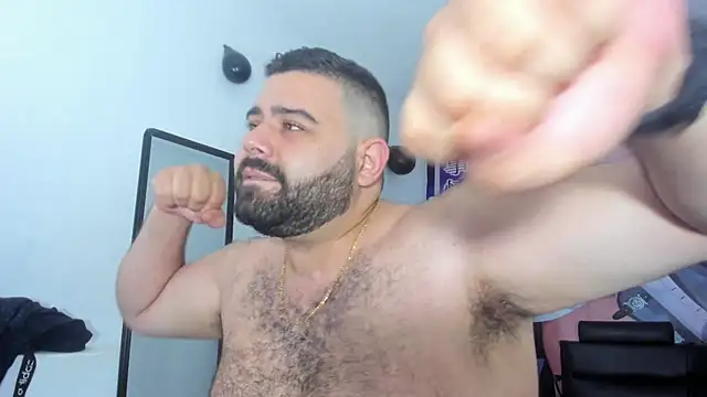 Snapshot of Beerbear_boy chatting on 02-26-25, 10:09 Beerbear boy online show from 02-26-25, 10:09