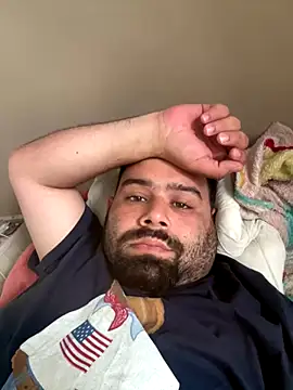 Snapshot of Beerbear_boy chatting on 12-16-25, 07:19 Beerbear boy online show from 12-16-25, 07:19