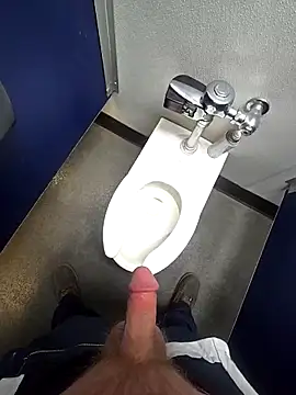 Snapshot of WhiteMeat069 chatting on 12-22-24, 07:11 WhiteMeat069 online show from 12-22-24, 07:11