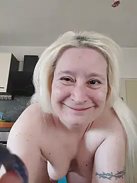 Snapshot of GeileEstelle chatting on 05-18-26, 05:35 GeileEstelle online show from 05-18-26, 05:35