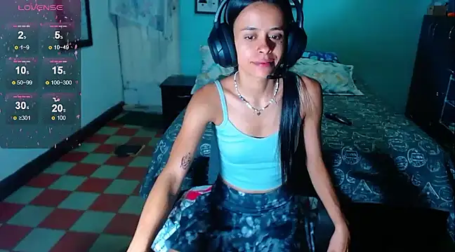 Snapshot of Mia_sexy18_ chatting on 03-08-25, 02:45 Mia sexy18 online show from 03-08-25, 02:45