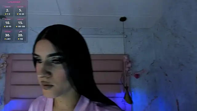 Snapshot of Scarleett_22 chatting on 07-17-26, 08:03 Scarleett 22 online show from 07-17-26, 08:03