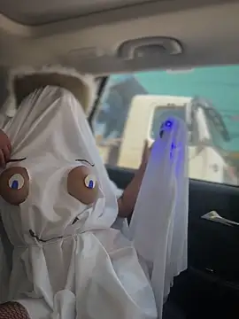 Snapshot of sexi_noemi chatting on 10-31-25, 02:07 sexi noemi online show from 10-31-25, 02:07