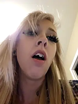 AmethystFoxx online show from 11-16-25, 10:37