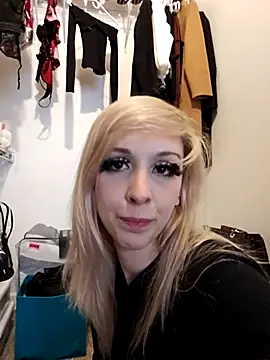 AmethystFoxx online show from 01-13-26, 06:13