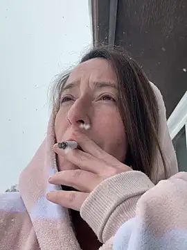 Snapshot of Mini_And_The_Bear chatting on 02-20-26, 06:08 Mini And The Bear online show from 02-20-26, 06:08