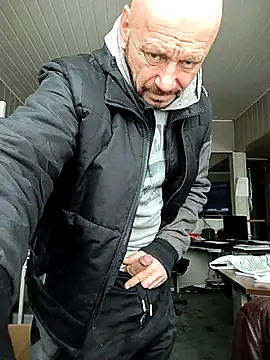 Snapshot of wilkalfa chatting on 02-18-26, 11:17 wilkalfa online show from 02-18-26, 11:17