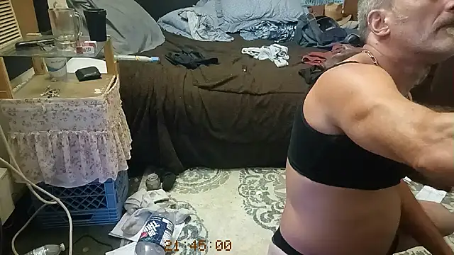Snapshot of Punkie6666 chatting on 06-10-26, 02:45 Punkie6666 online show from 06-10-26, 02:45
