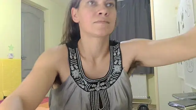 Snapshot of MercyLove chatting on 11-19-25, 04:18 MercyLove online show from 11-19-25, 04:18