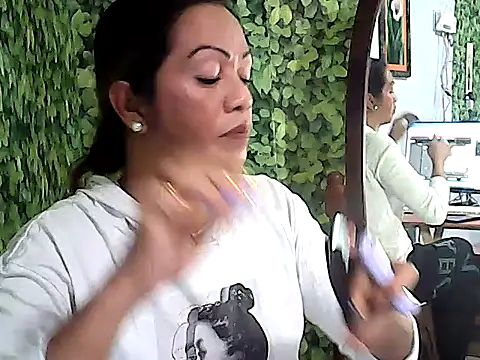 Snapshot of yummy_21xxx chatting on 09-22-25, 02:52 yummy 21xxx online show from 09-22-25, 02:52