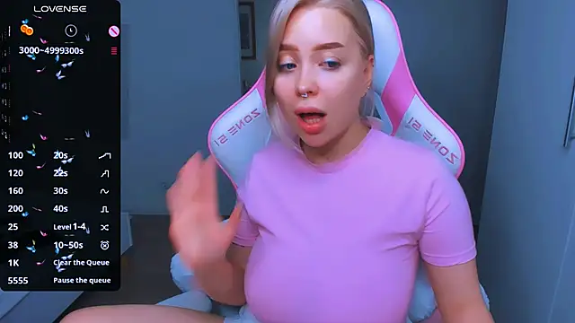 MonaLauu online show from 12-28-24, 10:44