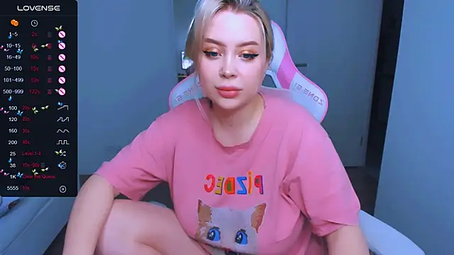 MonaLauu online show from 02-10-25, 02:19