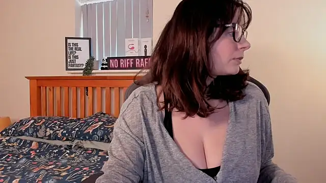 LucieWinters UK online show from 01-06-25, 12:35