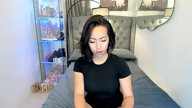 Snapshot of reighnempress chatting on 01-12-26, 04:29 reighnempress online show from 01-12-26, 04:29