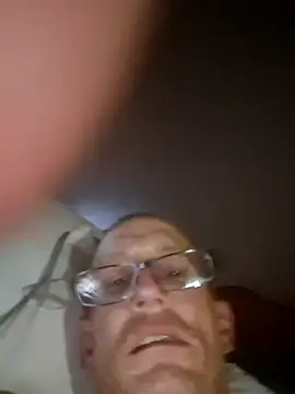 Snapshot of Wyley@xh chatting on 10-26-25, 11:38 Wyleyxh online show from 10-26-25, 11:38