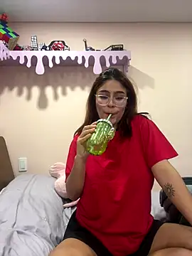 Snapshot of Juliana_News chatting on 12-04-24, 01:47 Juliana News online show from 12-04-24, 01:47