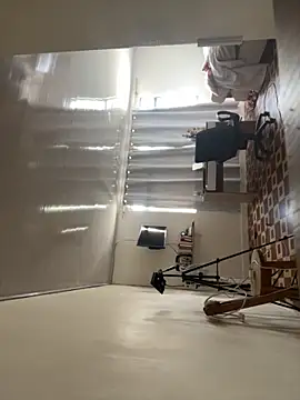 Snapshot of Juliana_News chatting on 11-11-25, 04:18 Juliana News online show from 11-11-25, 04:18