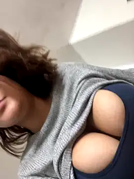 Snapshot of Juliana_News chatting on 11-12-25, 04:46 Juliana News online show from 11-12-25, 04:46