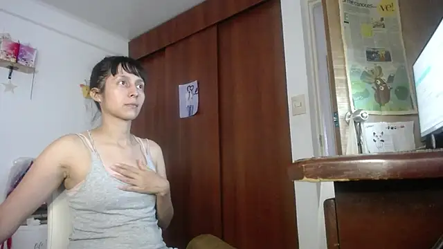 Snapshot of Moon_lunita chatting on 06-18-26, 08:24 Moon lunita online show from 06-18-26, 08:24