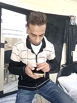 Snapshot of highguy chatting on 01-01-25, 06:15 highguy online show from 01-01-25, 06:15