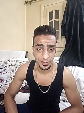 Snapshot of highguy chatting on 03-18-25, 04:04 highguy online show from 03-18-25, 04:04