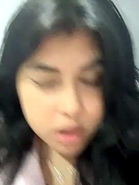 Alyaa s online show from 10-28-25, 01:53