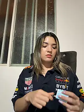 Snapshot of Sarita-candy chatting on 04-15-26, 12:39 Sarita-candy online show from 04-15-26, 12:39