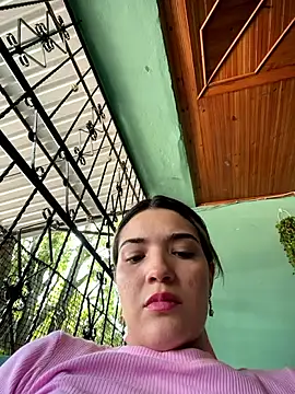 Snapshot of Sarita-candy chatting on 05-09-26, 03:50 Sarita-candy online show from 05-09-26, 03:50