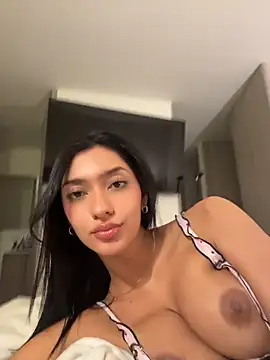 Snapshot of kendall_ruiz chatting on 04-21-26, 01:42 kendall ruiz online show from 04-21-26, 01:42