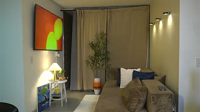 Snapshot of kendall_ruiz chatting on 05-08-26, 11:43 kendall ruiz online show from 05-08-26, 11:43