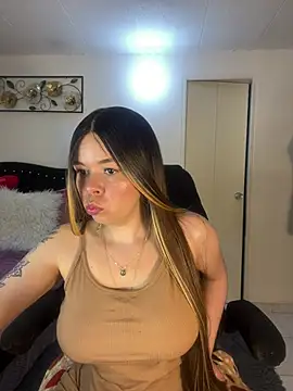 Snapshot of carolina16love chatting on 04-21-26, 06:12 carolina16love online show from 04-21-26, 06:12