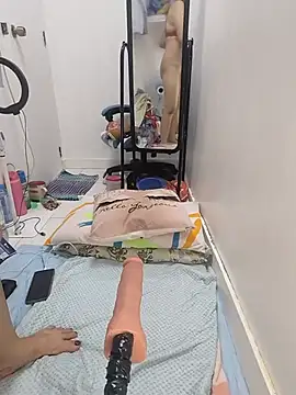 Snapshot of HotsexyNaughtysweetbaby chatting on 07-12-26, 09:00 HotsexyNaughtysweetbaby online show from 07-12-26, 09:00