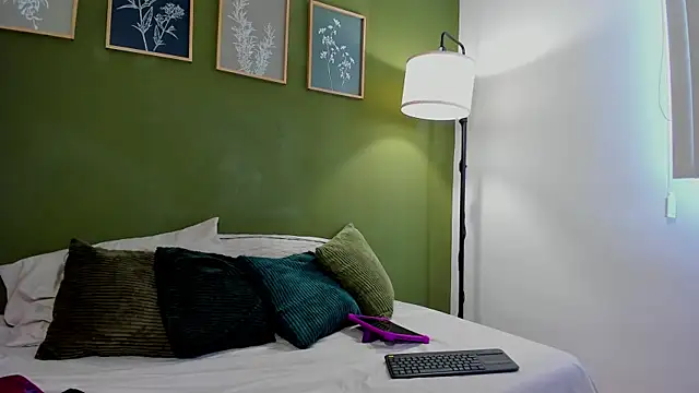 karlye 5 online show from 02-16-26, 01:40