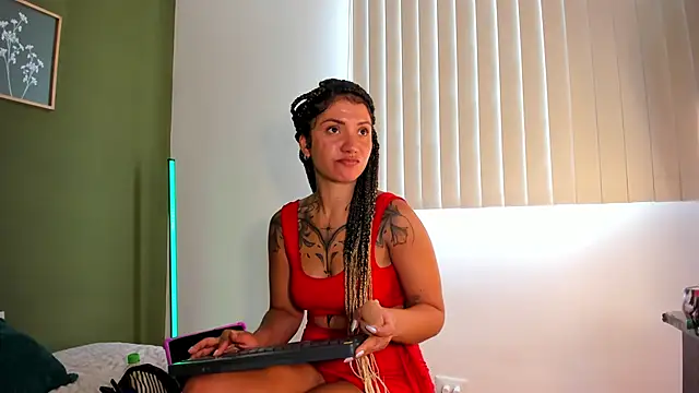 karlye 5 online show from 03-25-26, 02:56