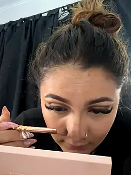 Emiily W online show from 12-18-25, 02:12