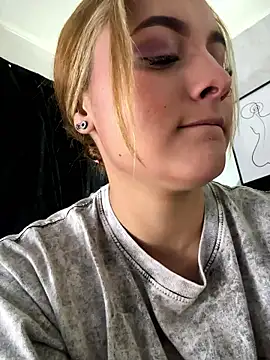 Emiily W online show from 01-08-26, 01:13