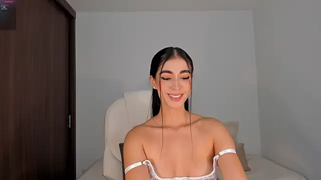 Snapshot of RebeccaBaxter chatting on 01-30-25, 01:44 RebeccaBaxter online show from 01-30-25, 01:44