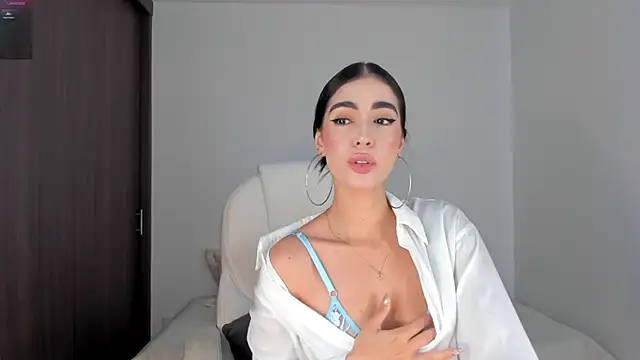 Snapshot of RebeccaBaxter chatting on 02-28-25, 06:09 RebeccaBaxter online show from 02-28-25, 06:09