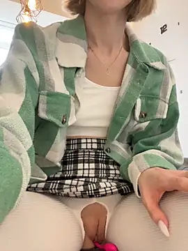 Feral berry 8133 online show from 03-04-25, 12:33