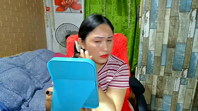 Snapshot of M_e_c_e_l chatting on 02-12-25, 01:30 M e c e l online show from 02-12-25, 01:30