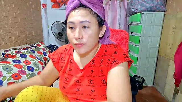 Snapshot of M_e_c_e_l chatting on 03-04-25, 10:46 M e c e l online show from 03-04-25, 10:46