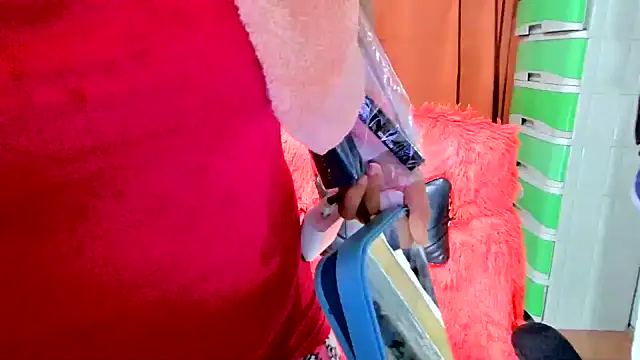 Snapshot of M_e_c_e_l chatting on 09-17-25, 07:37 M e c e l online show from 09-17-25, 07:37