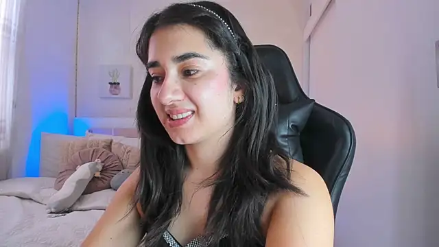 annadu011 online show from 01-31-25, 05:21